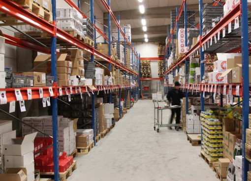 i de är här lagerhyllorna är det bara kylvaror