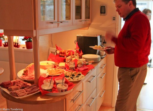 Laga inte så mycket mat , sa jag till Birgitta.