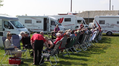 Kaffe vid "långbord" för oss som inte redan åkt hem.