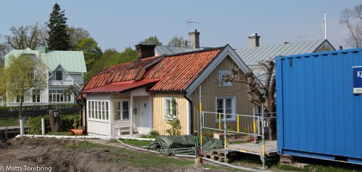 Nästan gamla alla hus är snea och lutar åt alla håll.