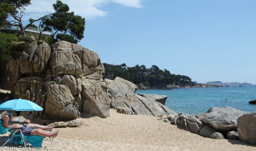 Efter en sen frukost gick vi ned till stranden.