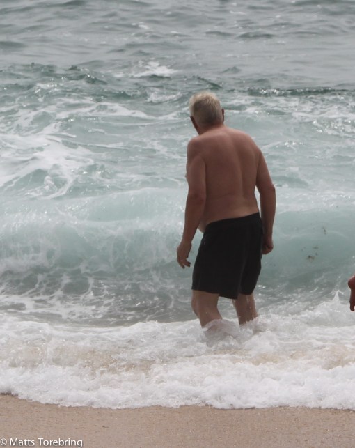 Jag hoppade i vattnet men kände mig som en vante i vågorna