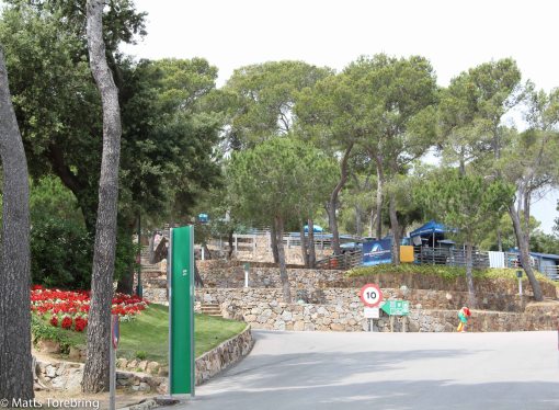 Det är branta backar upp till Supermarket