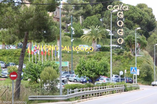 Vår Kabe är nästan den enda som syns från vägen