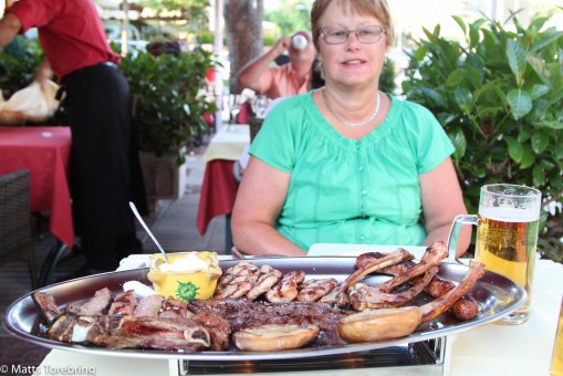 Vi valde en grillbuffé för två personer