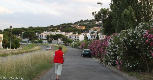 Kuperad terräng och branta backar vart man går.
