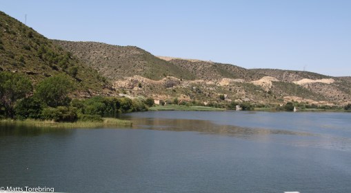 Vi närmar oss det vattensystem som campingen ligger vid.