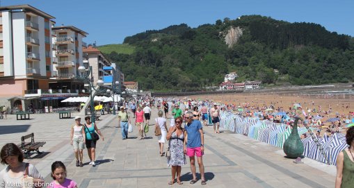 Trevlig strandpromenad