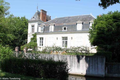 Detta slott mötte oss när vi rullade in på campingen.