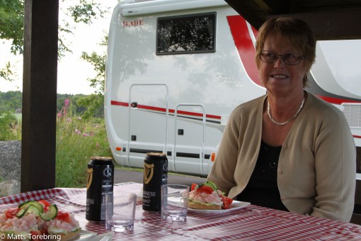 Fredagsmys med räksmörgås på Glömminge rastplats