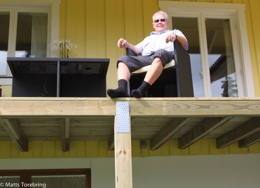 Här sitter jag i min födelsedagspresent, stolt över mitt egna sista bygge.