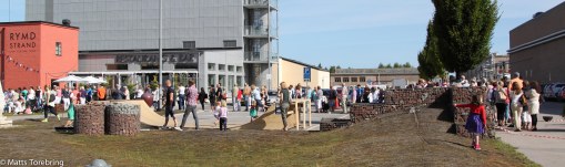 Vi körde in och parkerade på Rörstrands parkering bakom förra fabriken.