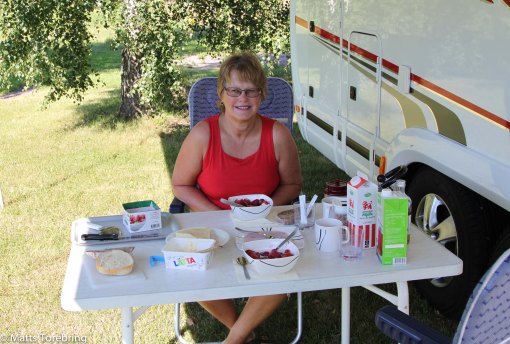 Före besöket i Gårdsbutiken åt vi en härlig frukost