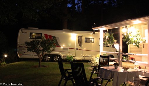 Nu har mörkret lagt sig och vi har bästa ställplatsen i år