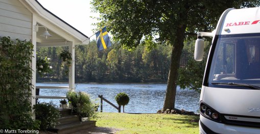 "Han för mig till vatten där jag finner ro" Ps. 23.