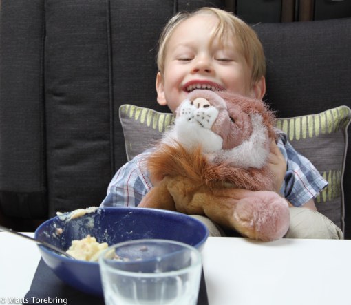 Oliver, Candra & Mikaes grabb, ville gå ut och äta i vår Bobil och det fick han.