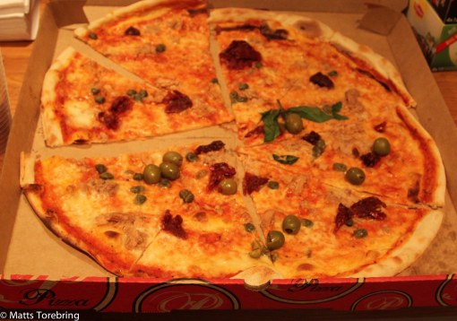 Nu måste ni få lite mat sa Pappa Mikael.