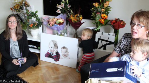 Presentöppning av familjens presenter