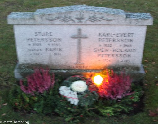 Här vilar svärfar, svärmor och Birgittas två bröder