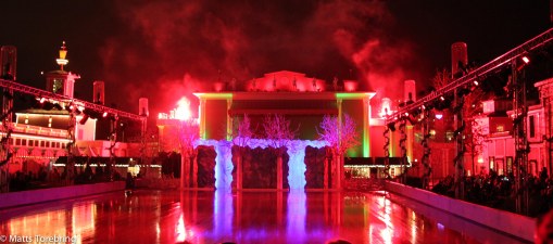 Isshow klockan 18 på nyspolad is.