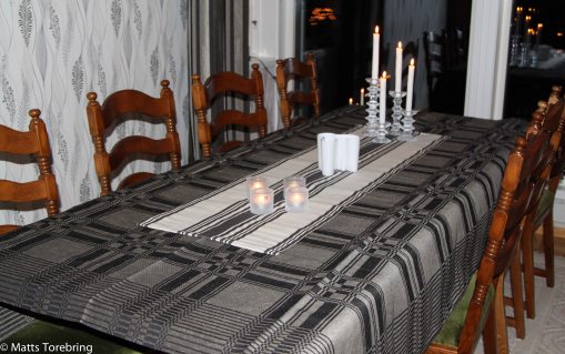 Birgitta fick en duk av mig under hösten som tack för alla smörgåsar under byggkvällarna