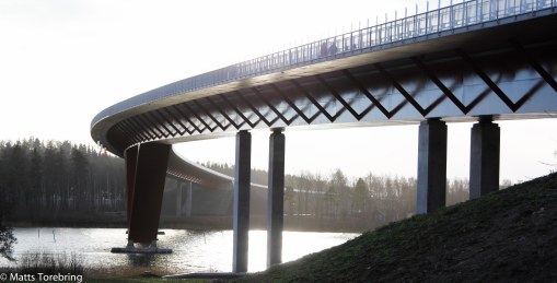 Under bron vid norra påfarten