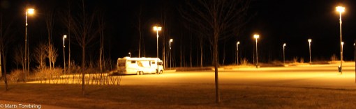 Vi står helt ensamma på den stora parkering