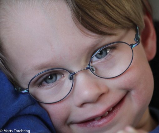 Vårt barnbarn Oliver var inte piggelin