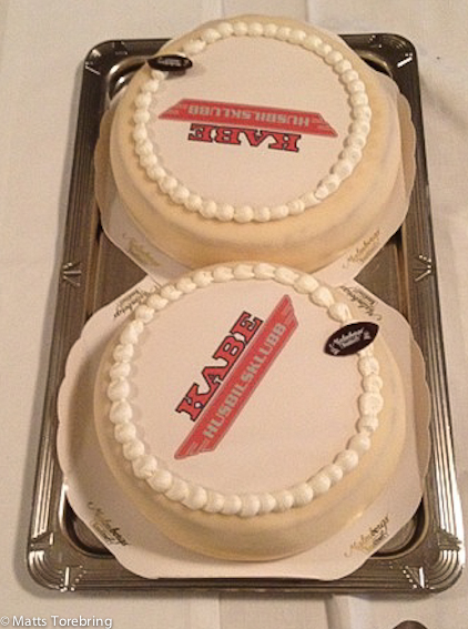 Riktigt goda tårtor och kaffe innan dansen började för de danssugna