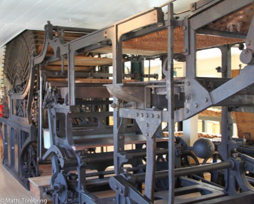 En gigantisk tändsticksmaskin som arbetarna ville slänga ut i Vättern