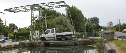 Massor av broar över "de kanal"