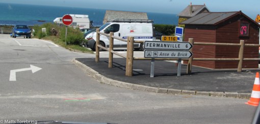 Fotografera skylten, den visar att vi är på "rätt" väg, sa jag till Birgitta