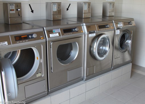 Tvättmaskinerna på campingen.