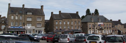 Ett ganska tråkigt torg mötte oss.