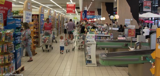 16 kassor vid utgången