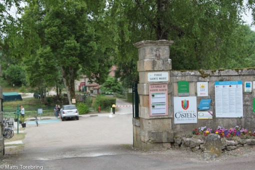 "Målet för din resa ligger på höger sida av vägen"