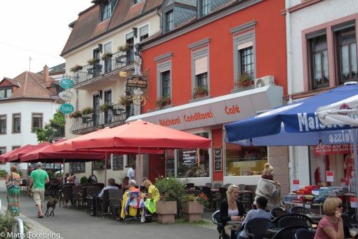 En liten gågata och handelscentrum