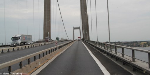 Vi kör över Lilla Bältbron