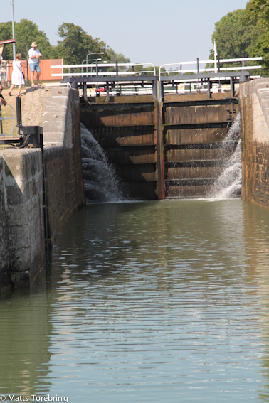 Första slussen av totalt nio stycken