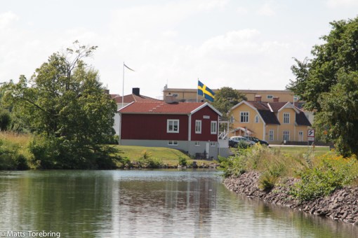 Svenska flaggan vajar i Borensberg