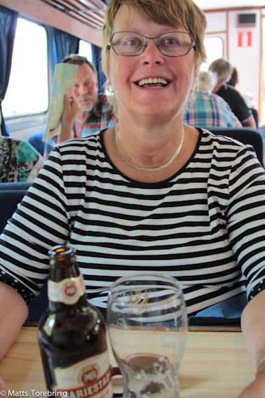 Jättebra mat, jättebra service och normala priser på vår båt.