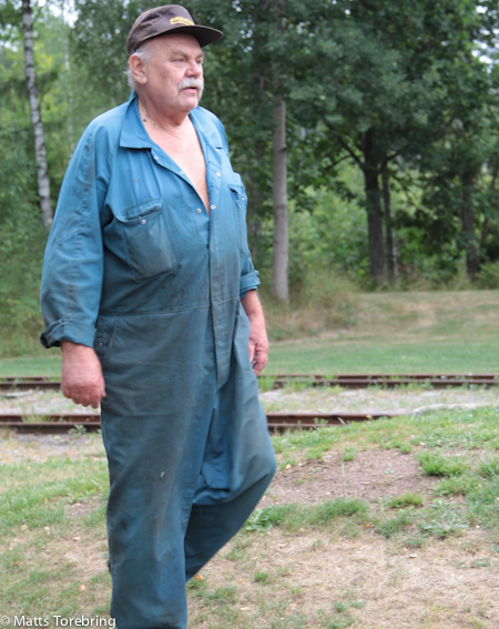 Totalt jobbar 30 man frivilligt, här är en av alla tekniker