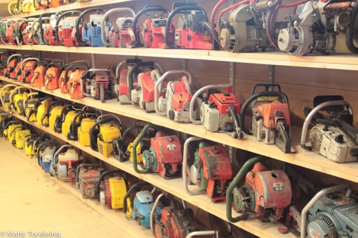 Här står ju alla mina gamla motorsågar