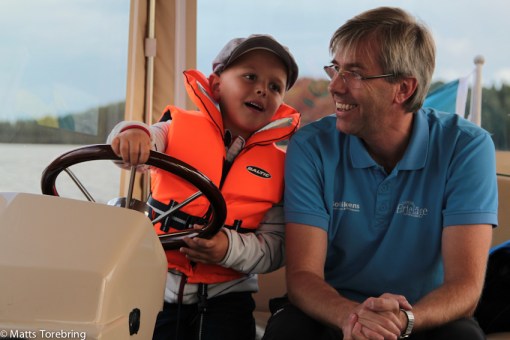 Kom och provkör båten Linus, sa Peter.