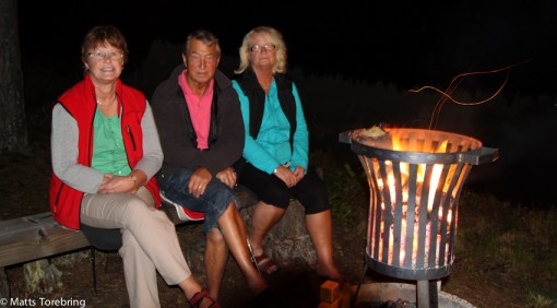 Vi satt ute och njöt till klockan var halv elva