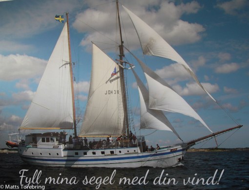 Båten vi åker med på en tavla i salongen