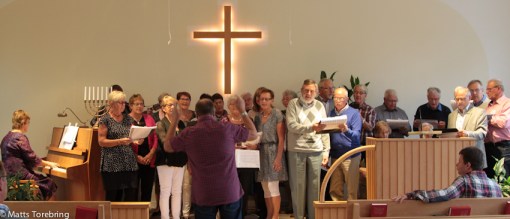 Sångövning före gudstjänsten