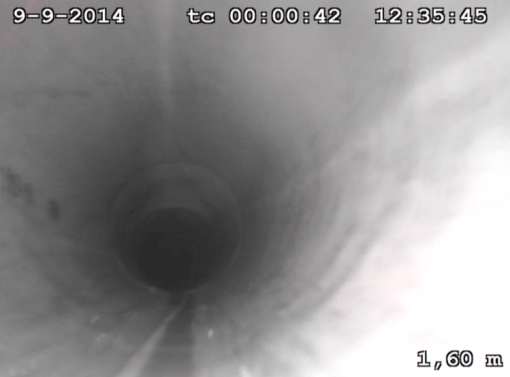En liten del av 24 meter långt avlopp
