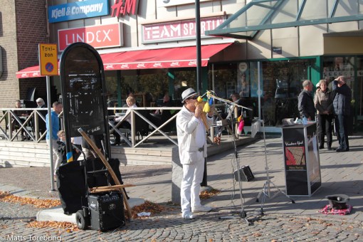 Han spelade så "himmelskt" vackert att jag köpte en skiva av musikern