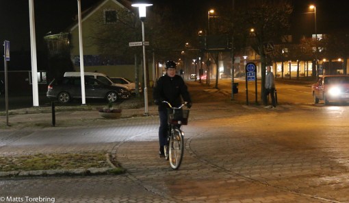 Markerad cykelbana i rondellen